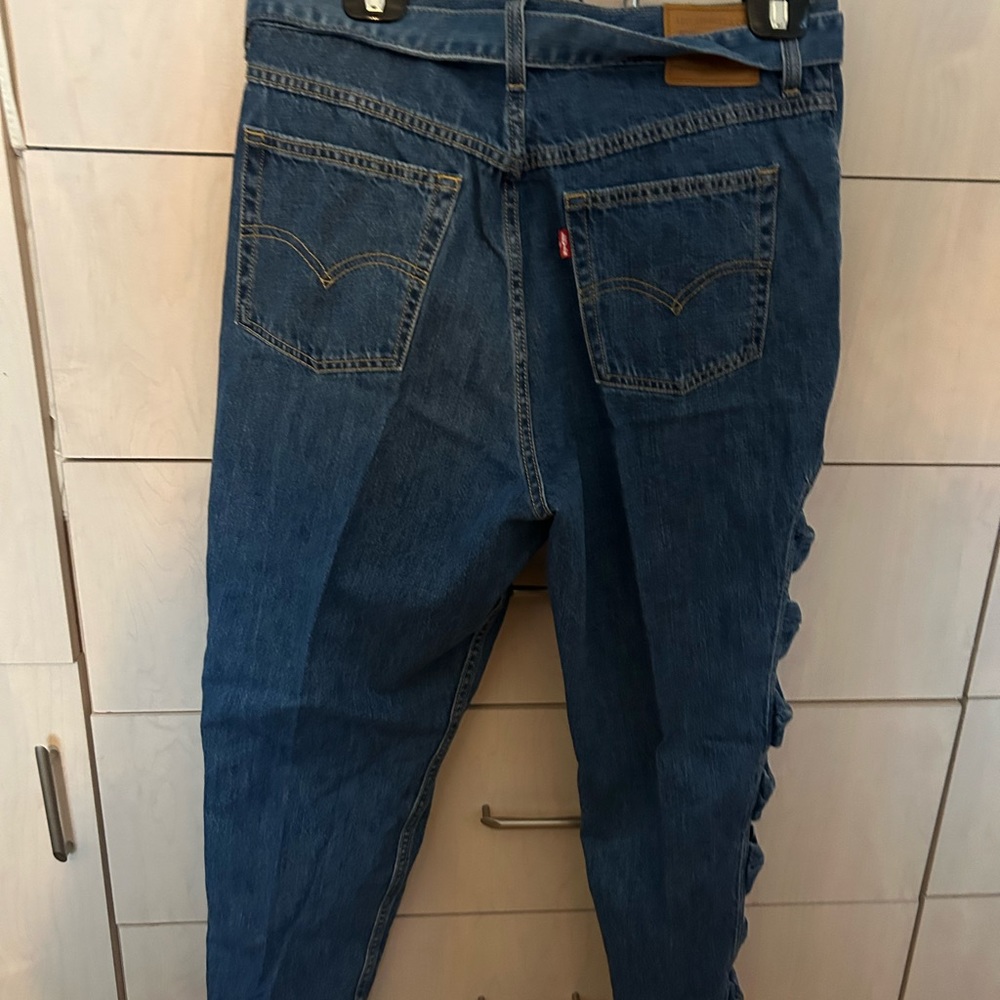 Levi’s bow tie jeans. With additional Jean tie bow
